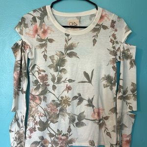 Chaser floral cutout‎ long sleeves floral top, like new!